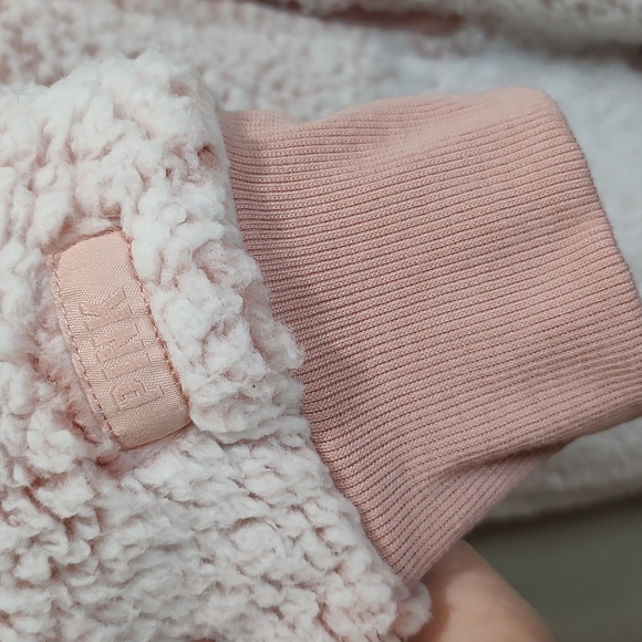 Victoria's Secret PINK Sherpa Hooded Onsie - Picture 5 of 10